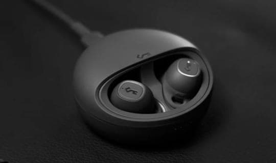 earphones